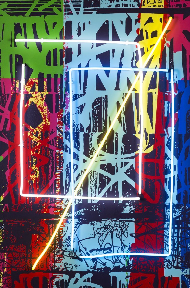 Cross, airbrush a akryl na plátně, neon, 120 x 60 cm, 2022